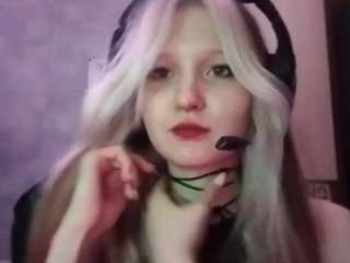 LouanneDucking live cam preview