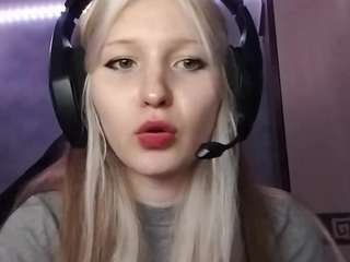 LouanneDucking live cam preview