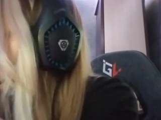 LouanneDucking live cam preview