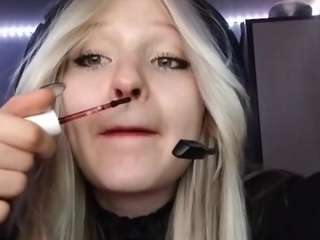 LouanneDucking live cam preview