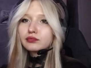 LouanneDucking live cam preview