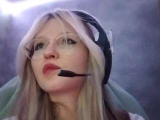 LouanneDucking live cam preview
