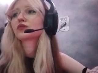 LouanneDucking live cam preview