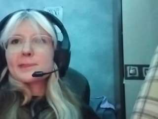 LouanneDucking live cam preview