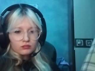 LouanneDucking live cam preview