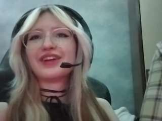 LouanneDucking live cam preview