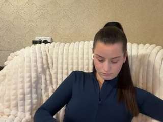 Lulahampshire's cam show statistics and live stream