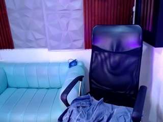 Zoe-bms07's cam show statistics and live stream