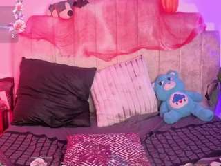emilyhall19's live room