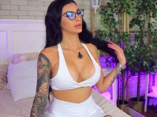 AhhMia