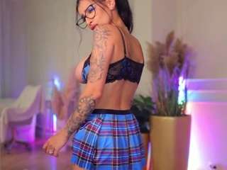 AhhMia