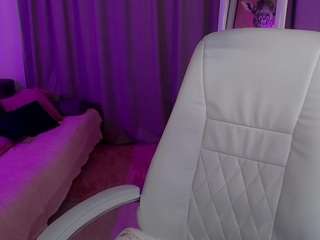 Crimsona-Domm live cam preview