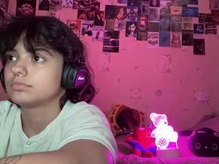 nadinecranson's live room