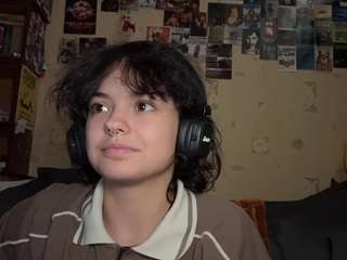 nadinecranson's live room