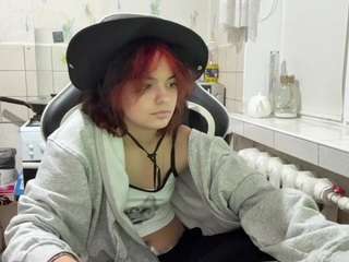nadinecranson's live room