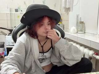 nadinecranson's live room