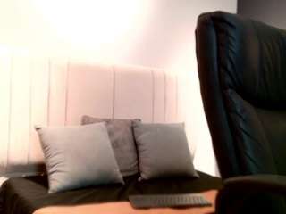 Melodyymoon1 live webcam