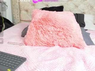 le modèle lucyjinx est en webcam porno dans un show sur le site camsoda, il possède les tags suivants: anal,anal toys,blowjob,blue eyes,butt plug,cum in pussy,deepthroat,drinking,orgasm,skinny,tattoos,hd