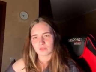 Crystlegaither's live stream