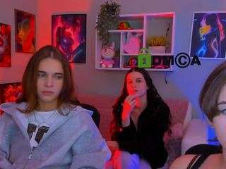 emma-landd live cam preview