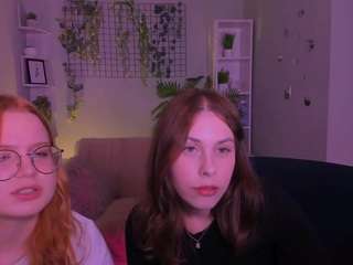 estelle-roya live cam on CamSoda
