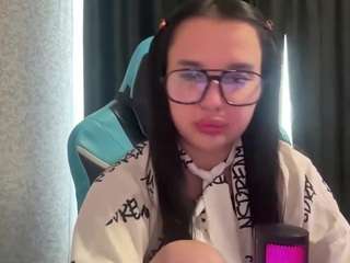 nadinebelgarde's live room