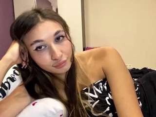 Emiliya live cam preview