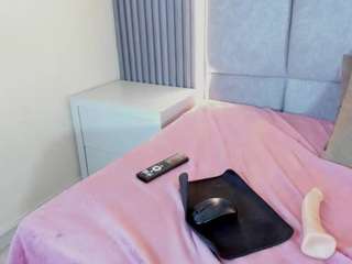 MilaSaint26 live cam preview