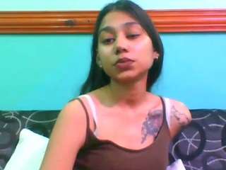 prettysmileaaliyah live cam preview