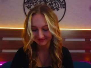 TinaPage live cam preview