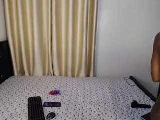 devinehotty live cam preview