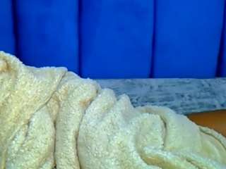brunettenaomie live cam preview
