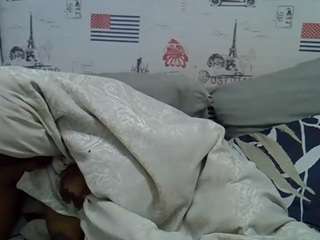 brunettenaomie live cam preview