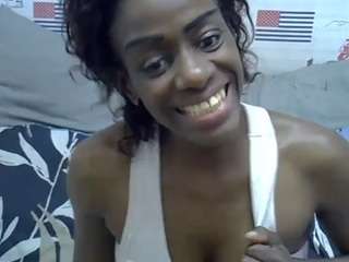 brunettenaomie
