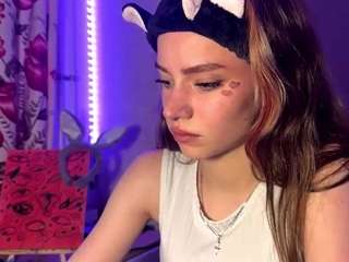 Capricetatsuta's cam show statistics and live stream
