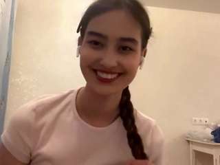 debbralyles webcam