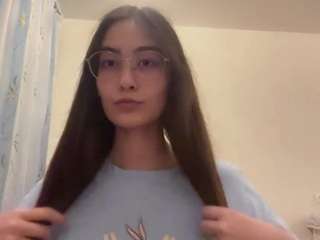 Lily live cam preview
