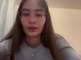 Lily live cam preview