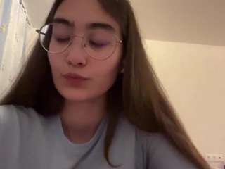 Lily live cam preview