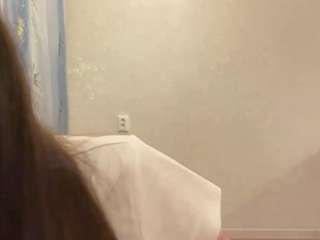Lily live cam preview