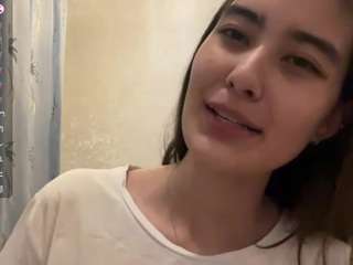 Lily live cam preview