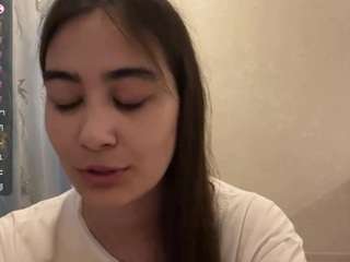 Lily live cam preview
