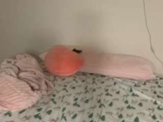 fizzyPeachX live cam preview