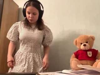 ChiaHuh live cam preview