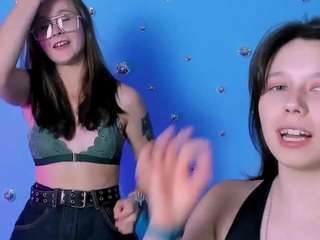 chloe-cutie Live Webcam on CamSoda