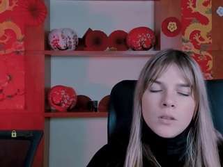 kristy-moon live cam preview