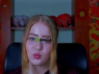 kristy-moon live cam preview