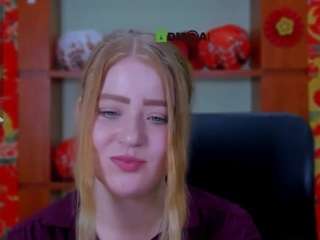 kristy-moon live cam preview