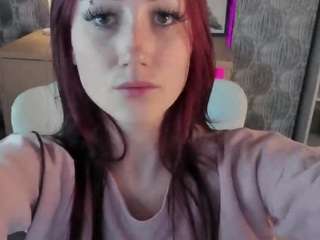 Lara live cam preview