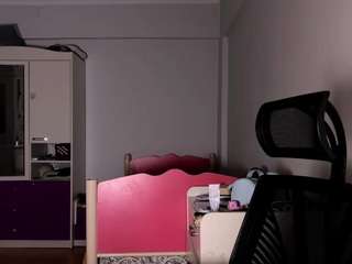 Emma live cam preview